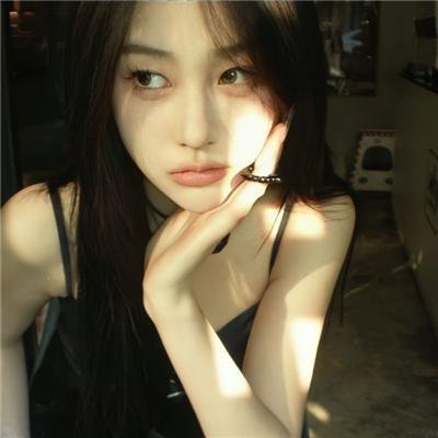 莫妮克：自我介绍一下